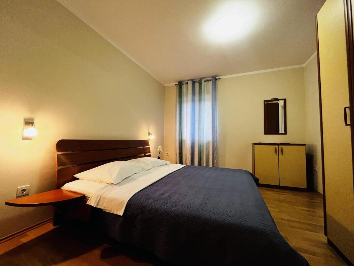 Apartmani Ivica Krk Town Luaran gambar