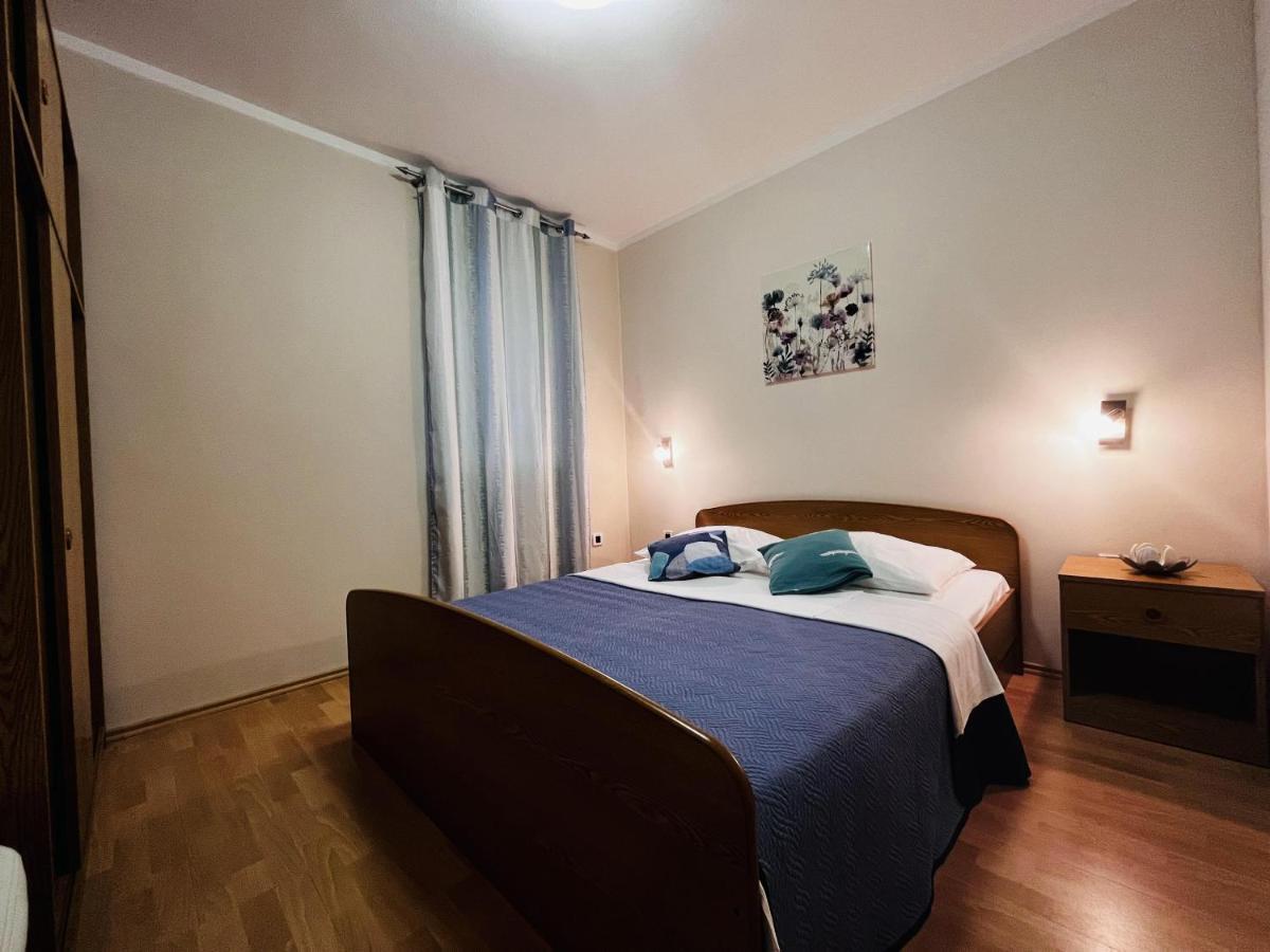 Apartmani Ivica Krk Town Luaran gambar