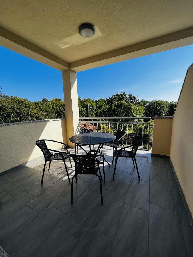Apartmani Ivica Krk Town Luaran gambar