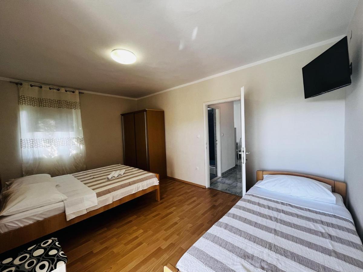 Apartmani Ivica Krk Town Luaran gambar