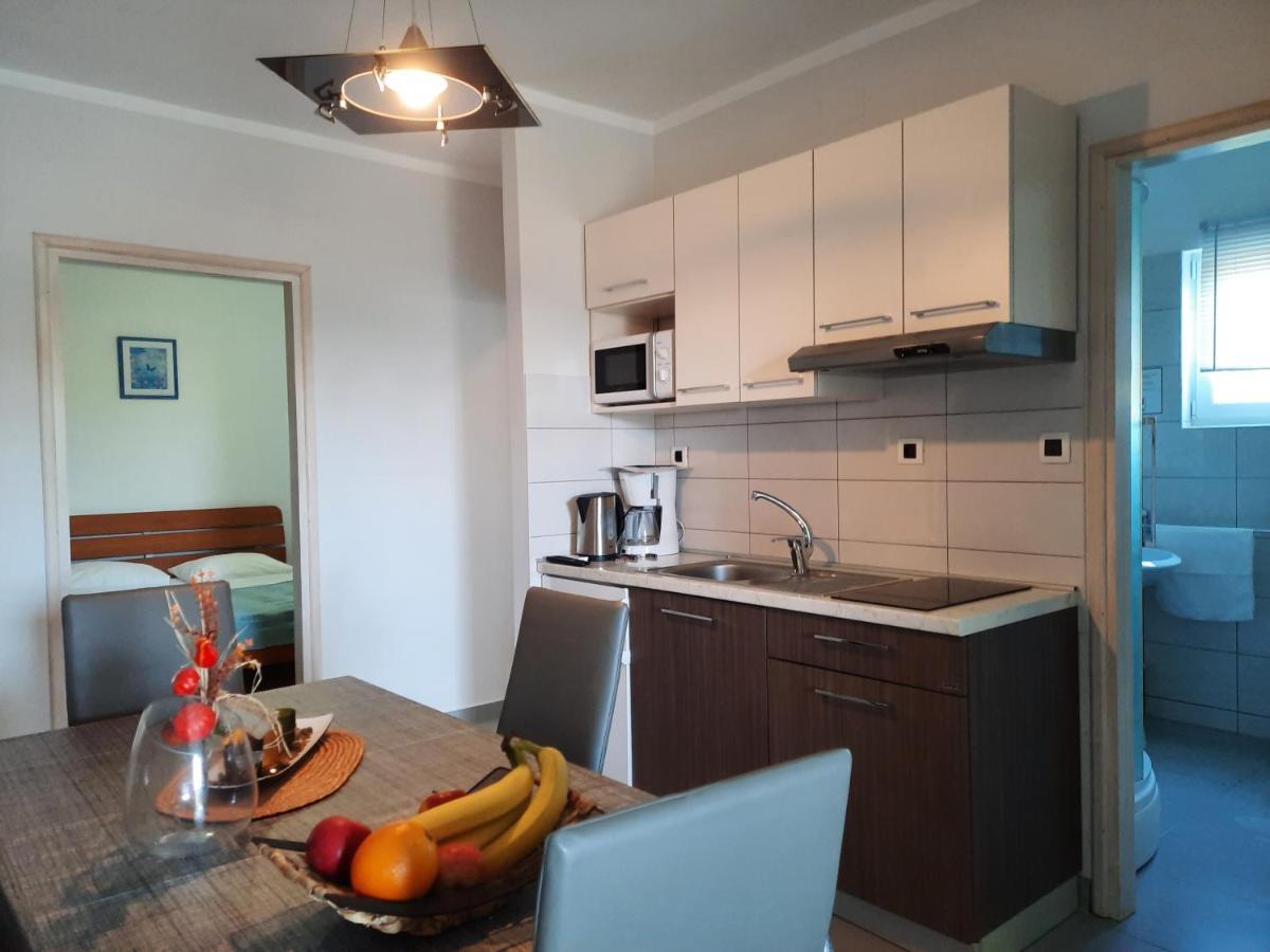 Apartmani Ivica Krk Town Luaran gambar