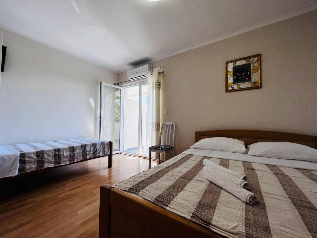 Apartmani Ivica Krk Town Luaran gambar