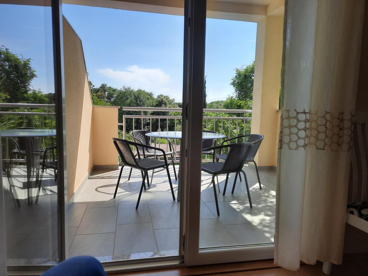 Apartmani Ivica Krk Town Luaran gambar