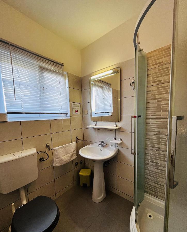 Apartmani Ivica Krk Town Luaran gambar